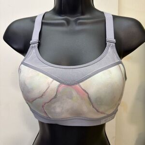 Victoria's Secret Sport Incredible lightweight max sports bra